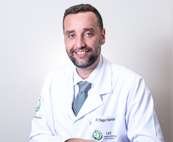 Dr. Thiago Fabrício sorrindo