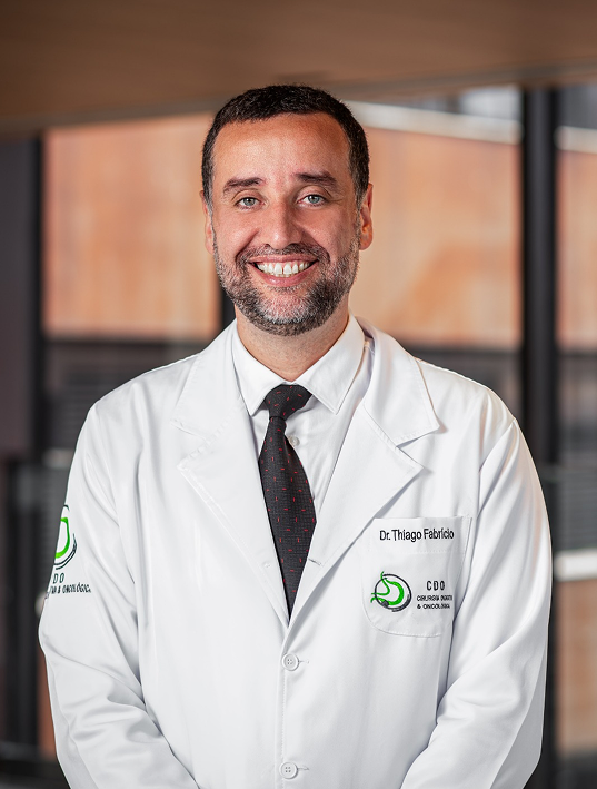 Dr. Thiago sorrindo